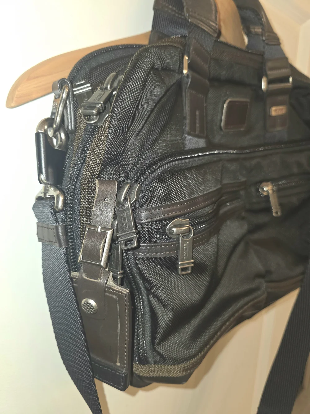 Tumi Alpha Black-Brown Ballistic Nylon Expandable Briefcase Messenger Bag26160DH
